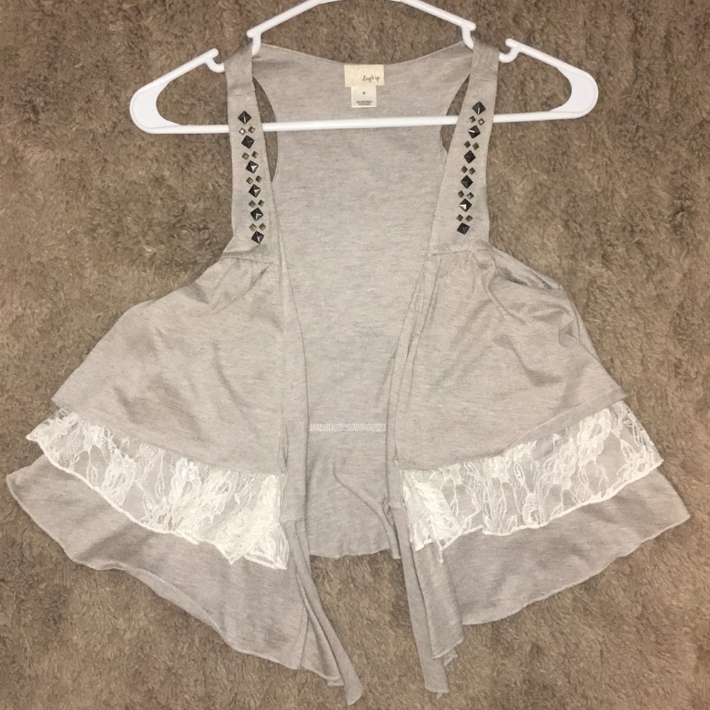 Ruffle, sleeveless, top